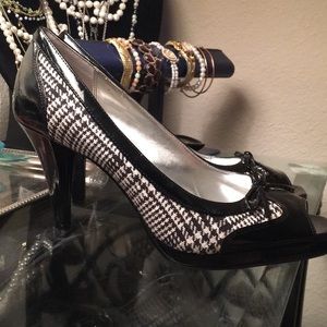 Style & Co. black plaid peep toe heels with bow